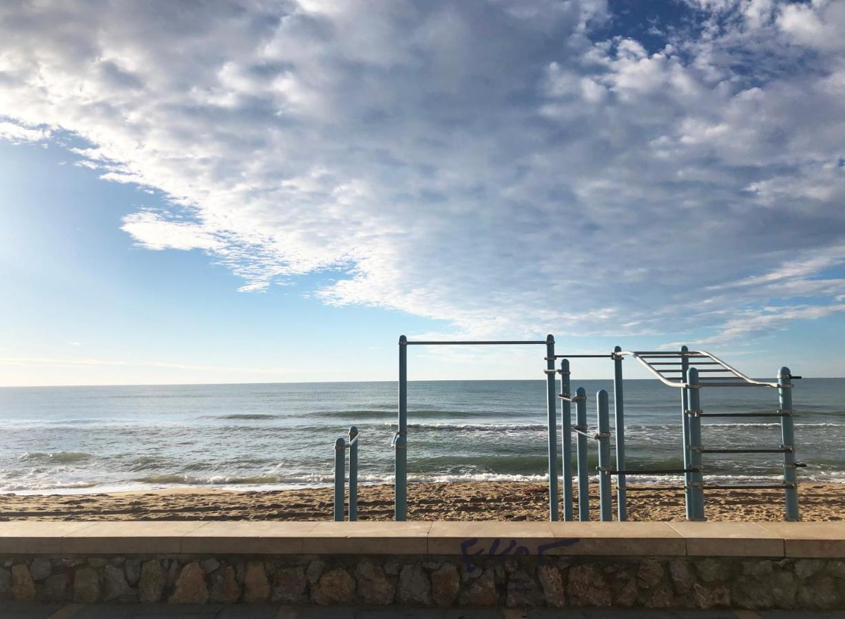 Lovely Seaside Apartment In Front Of Calafell Beach And Cunit Beach 세구르 데 칼라펠 외부 사진